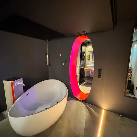 The Black Boutique -- Turistea Suites-2